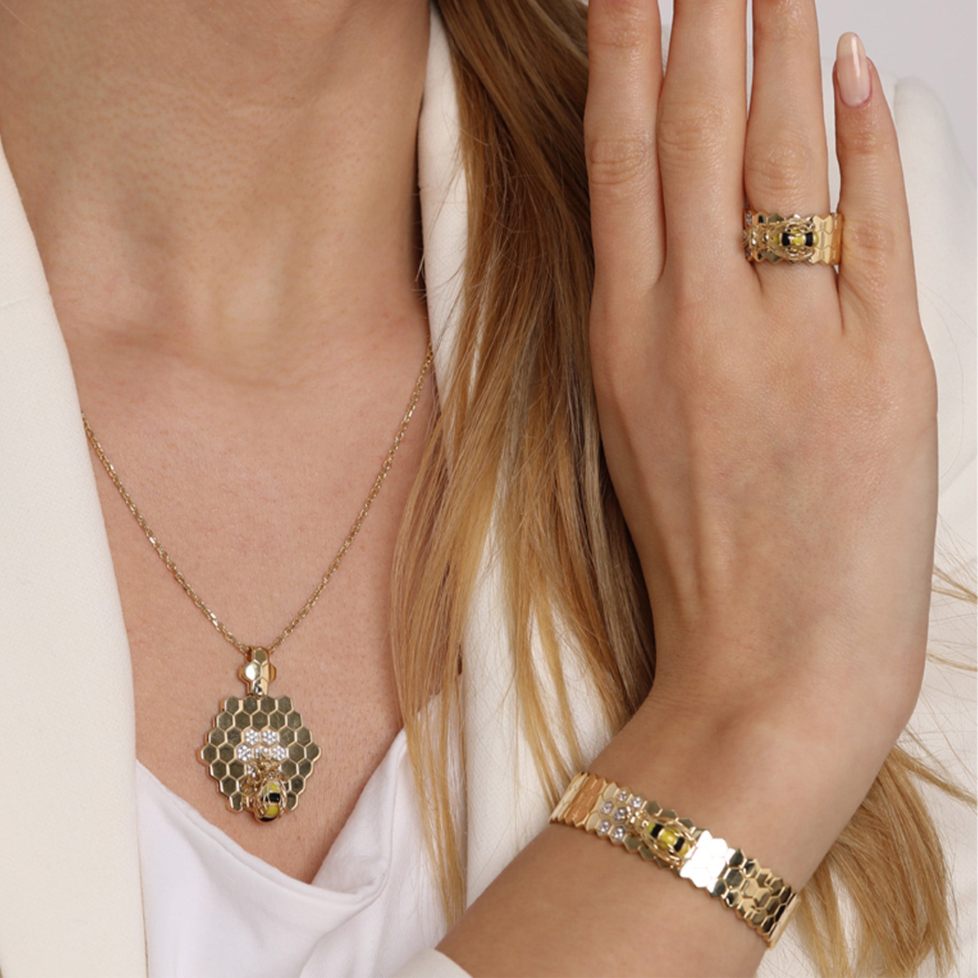 Arı 14 Ayar Altın Yüzük Taşlı | Queen De Jardin